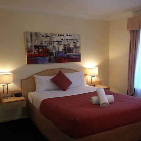 Cotswold Motor Inn Туумба Екстериор снимка