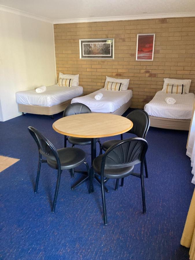 Cotswold Motor Inn Туумба Екстериор снимка