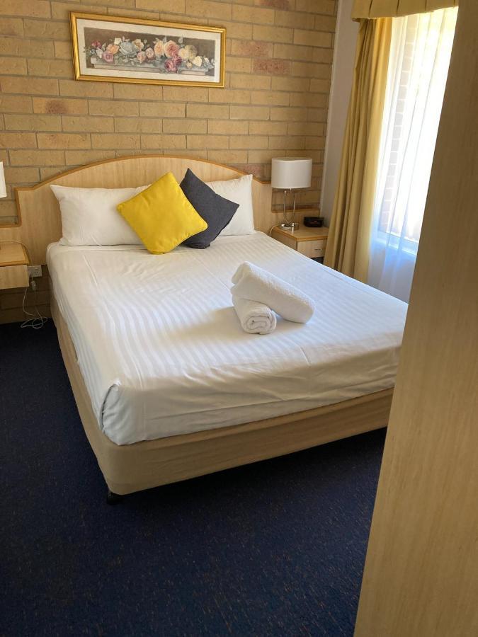 Cotswold Motor Inn Туумба Екстериор снимка