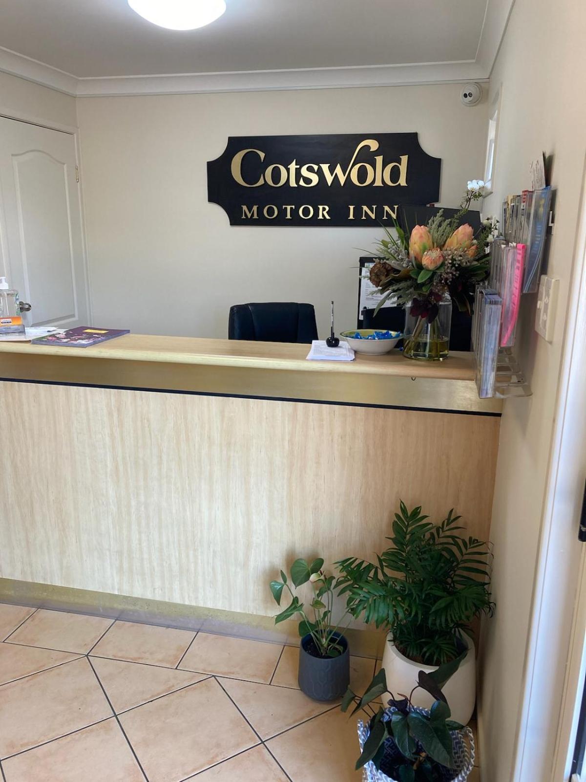 Cotswold Motor Inn Туумба Екстериор снимка