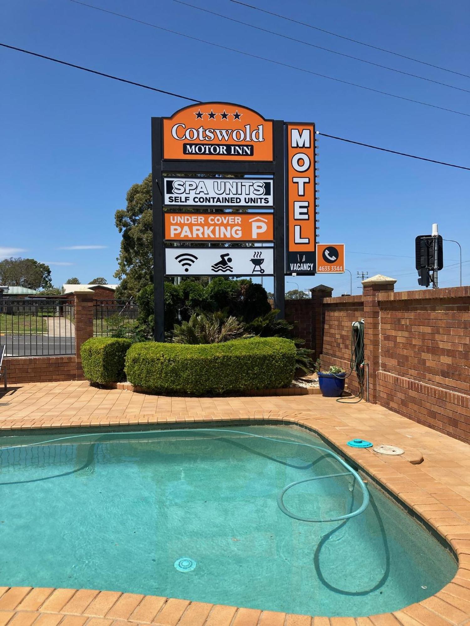 Cotswold Motor Inn Туумба Екстериор снимка