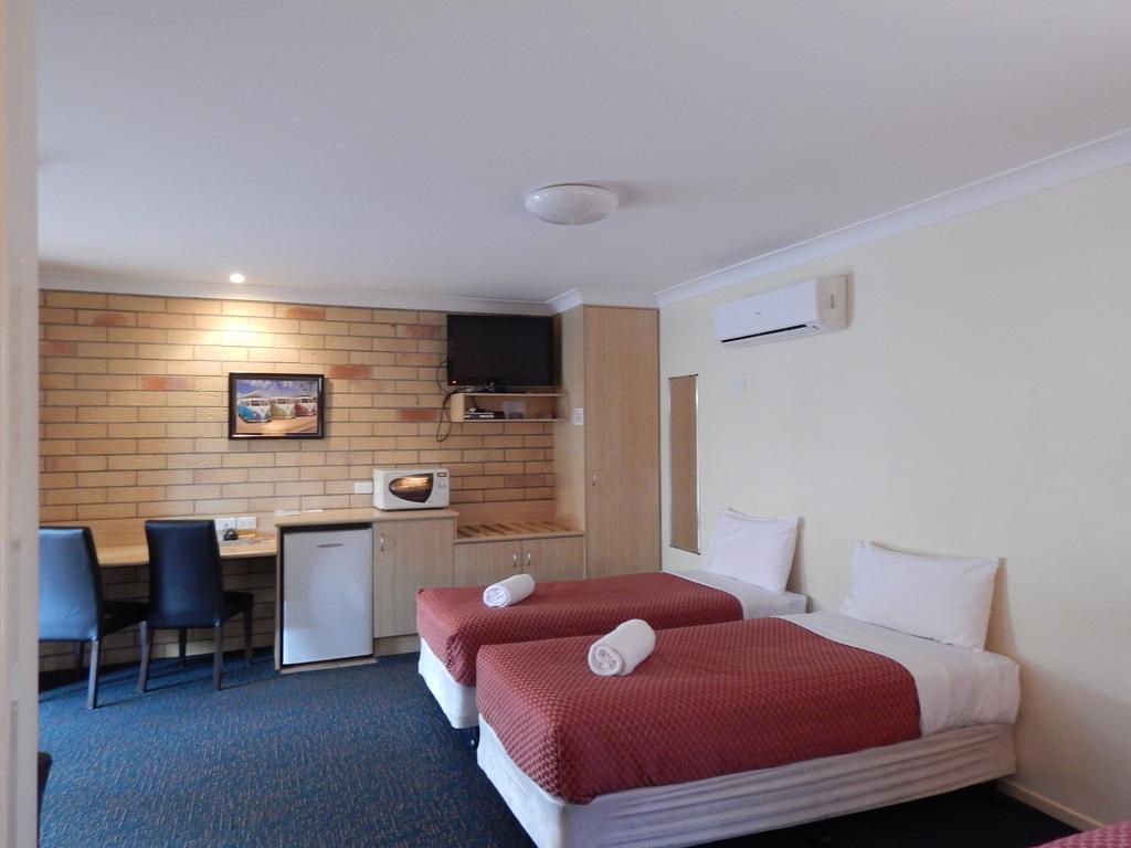 Cotswold Motor Inn Туумба Екстериор снимка