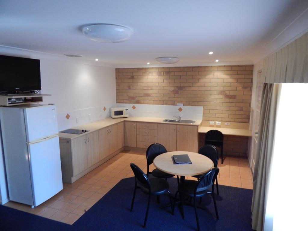 Cotswold Motor Inn Туумба Екстериор снимка