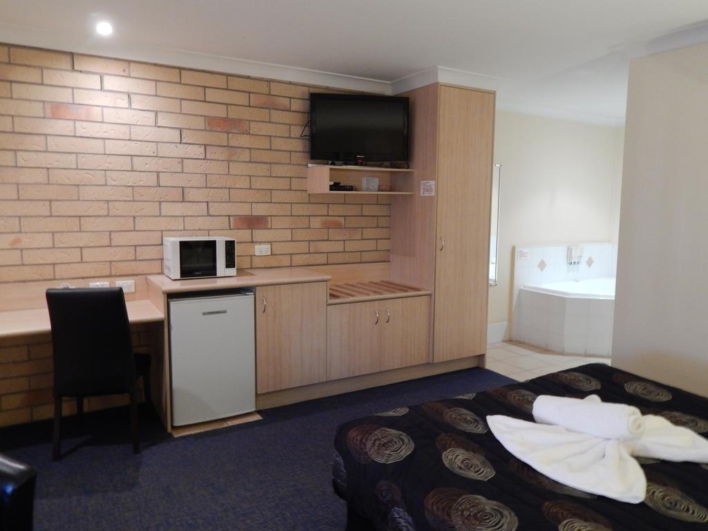 Cotswold Motor Inn Туумба Екстериор снимка