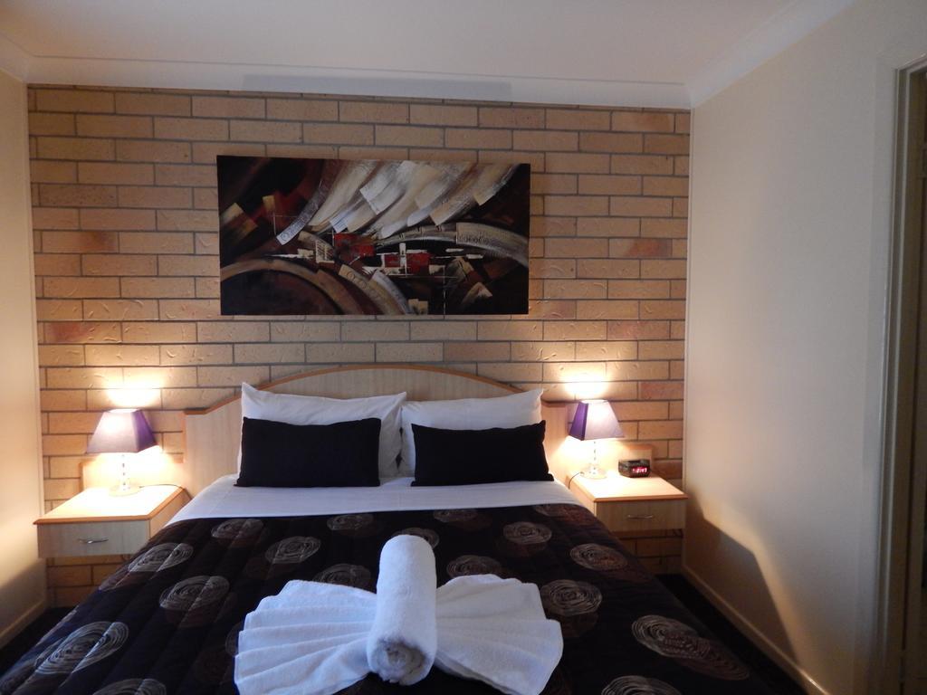 Cotswold Motor Inn Туумба Екстериор снимка