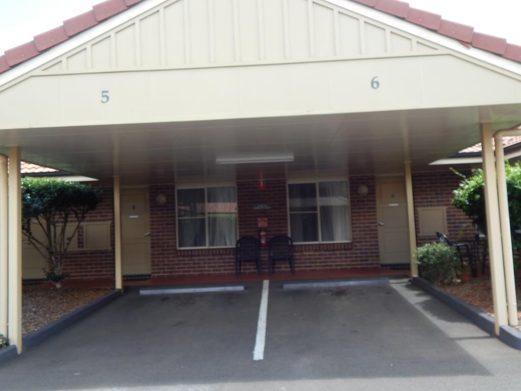 Cotswold Motor Inn Туумба Екстериор снимка