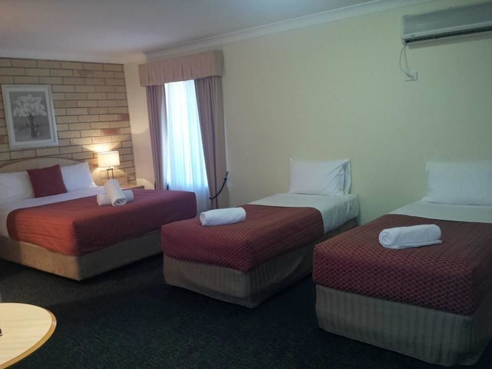 Cotswold Motor Inn Туумба Екстериор снимка