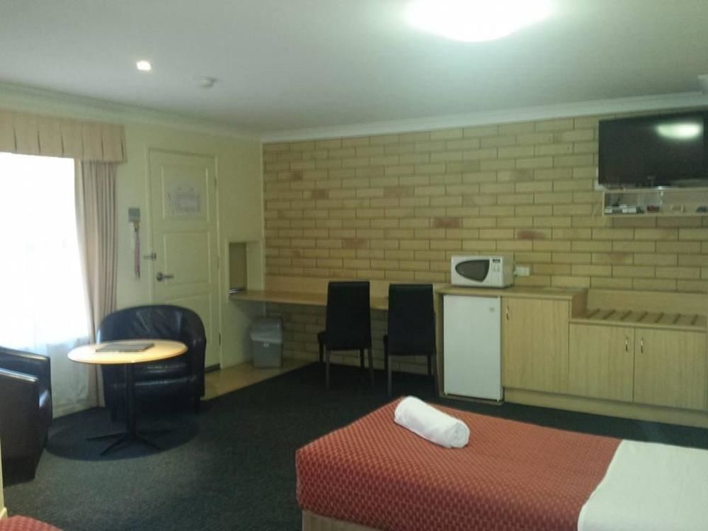 Cotswold Motor Inn Туумба Екстериор снимка