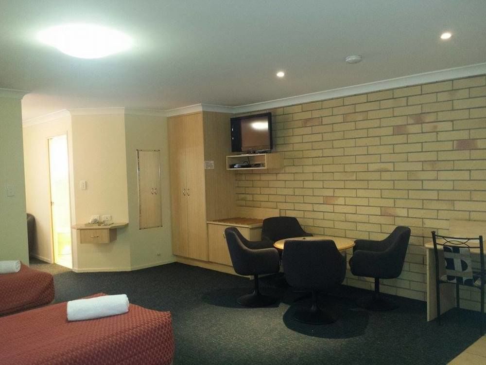 Cotswold Motor Inn Туумба Екстериор снимка