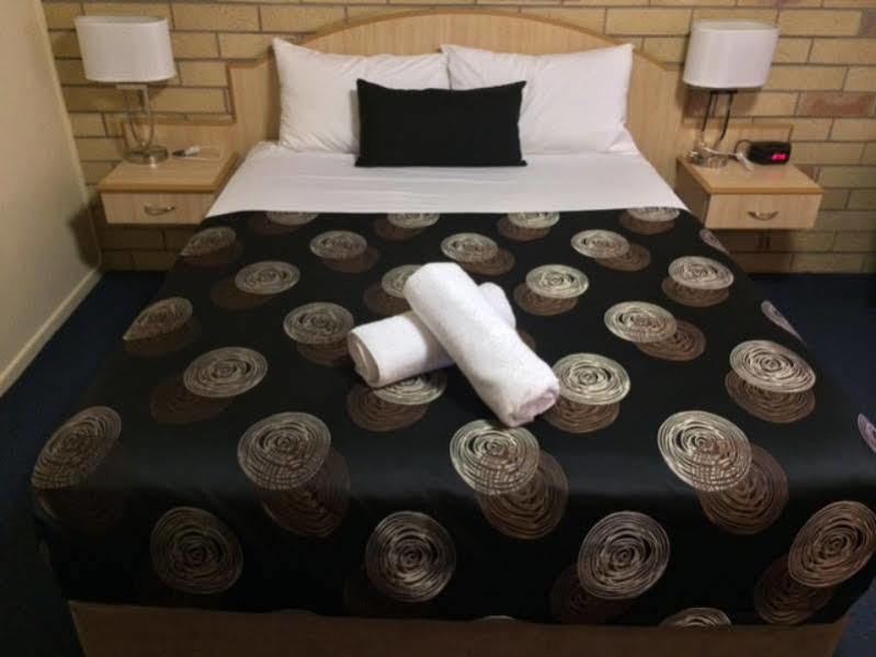 Cotswold Motor Inn Туумба Екстериор снимка
