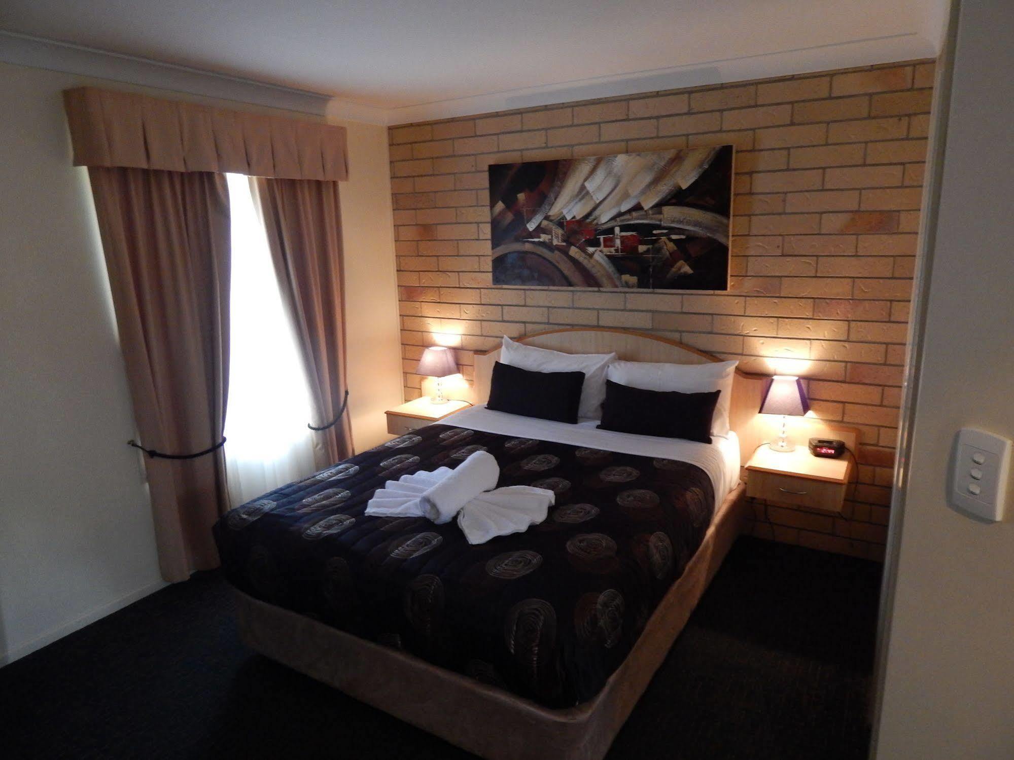 Cotswold Motor Inn Туумба Екстериор снимка