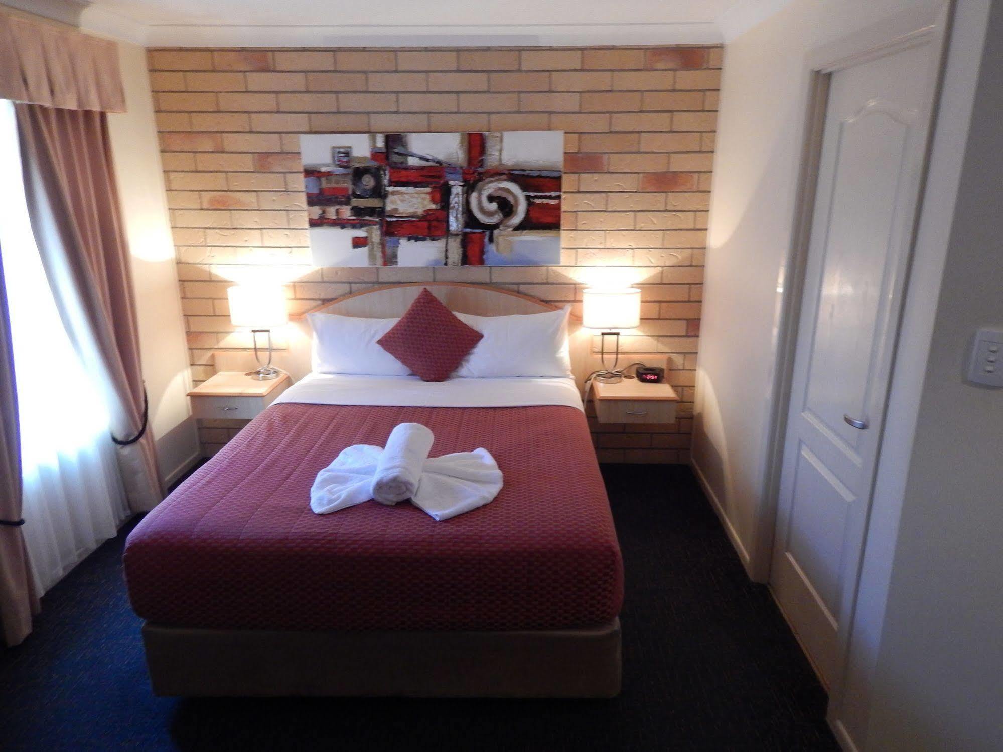 Cotswold Motor Inn Туумба Екстериор снимка