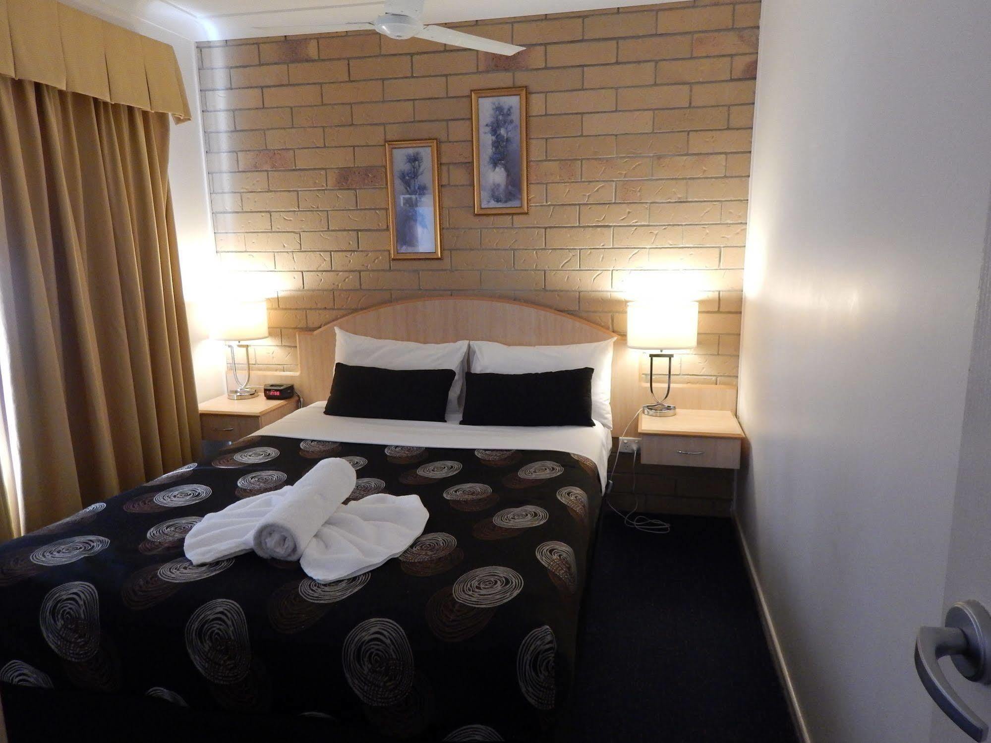 Cotswold Motor Inn Туумба Екстериор снимка