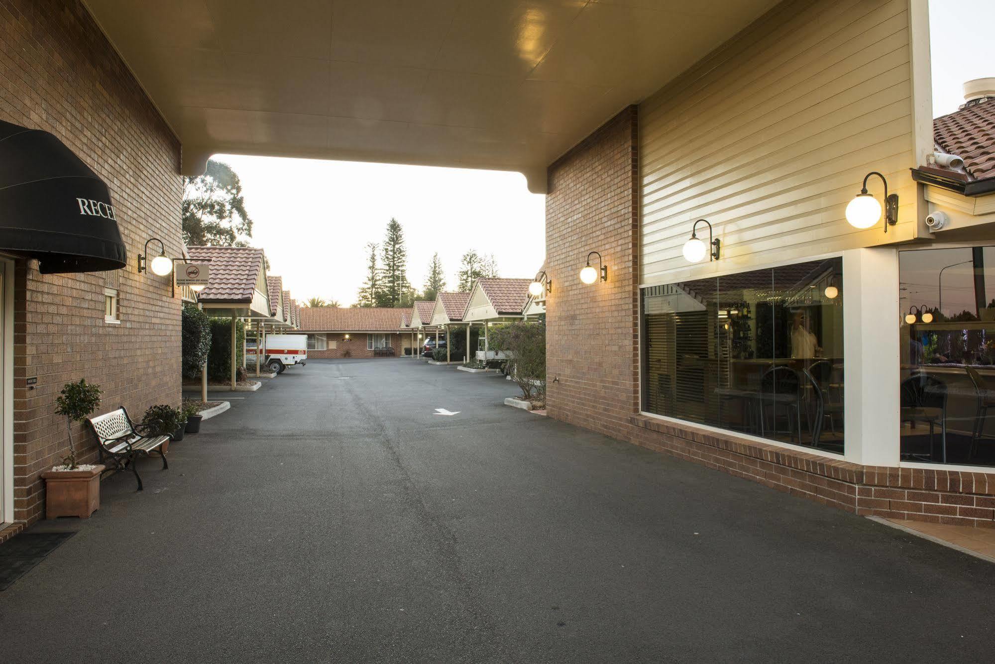 Cotswold Motor Inn Туумба Екстериор снимка