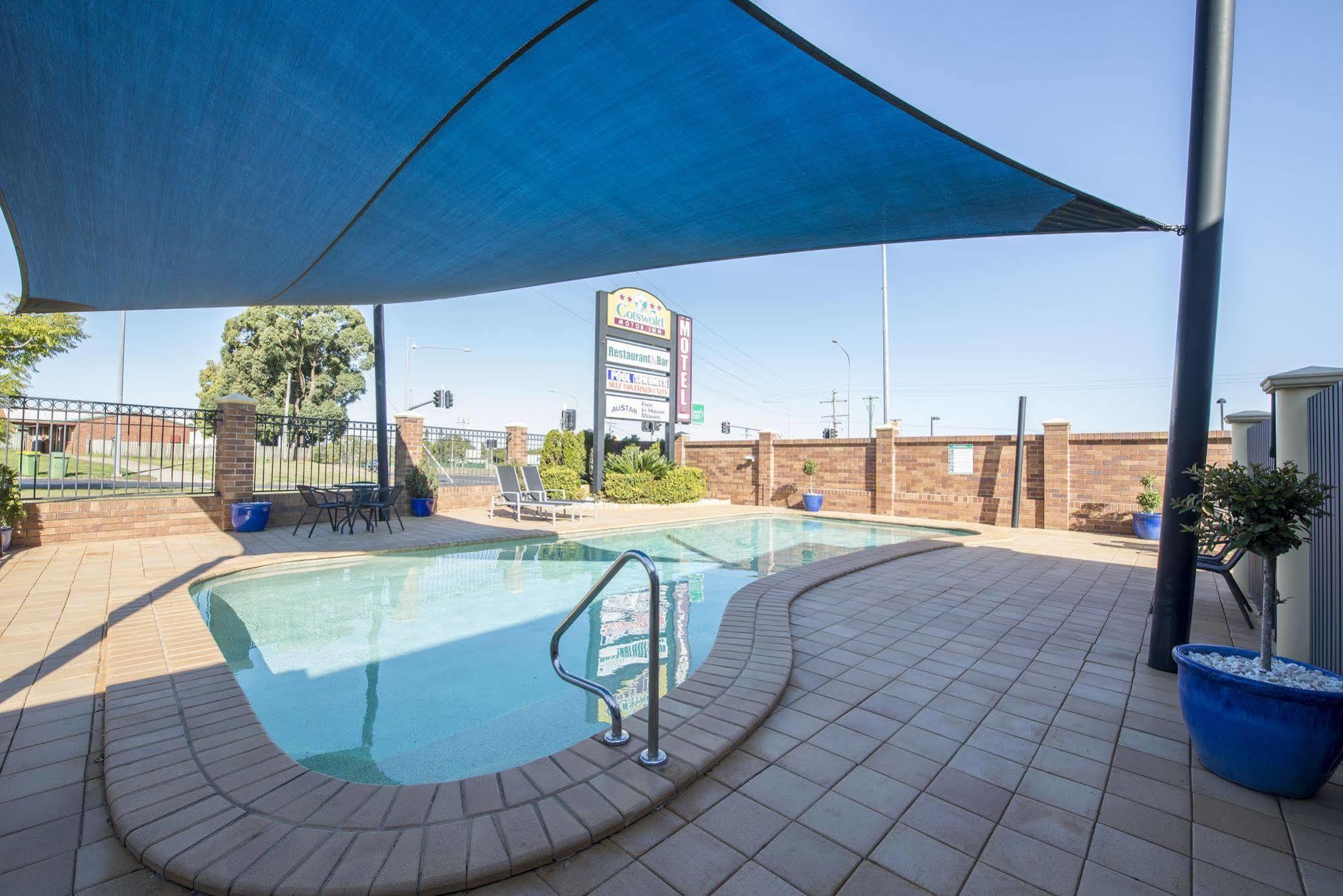 Cotswold Motor Inn Туумба Екстериор снимка