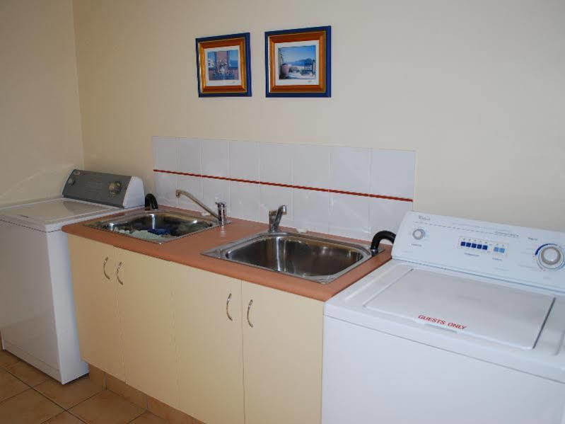 Cotswold Motor Inn Туумба Екстериор снимка